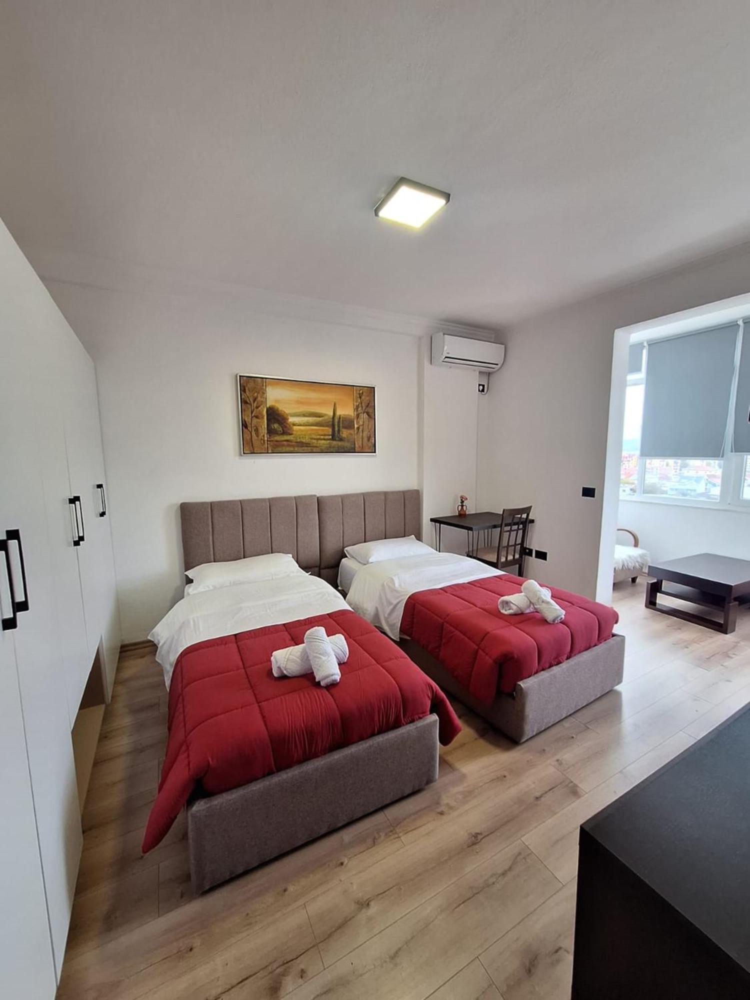 Albania Apartment Near Tirana City Center Double Or Twin Bed Exterior photo