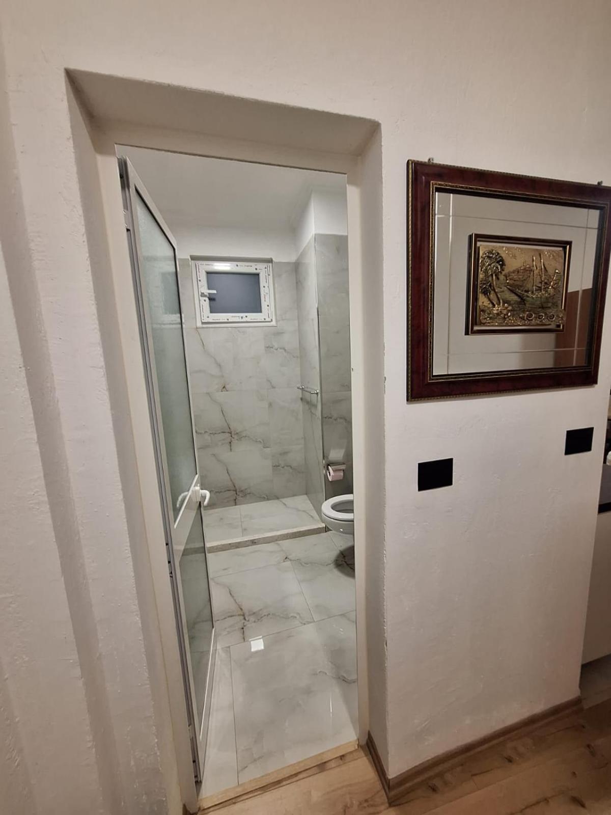Albania Apartment Near Tirana City Center Double Or Twin Bed Exterior photo